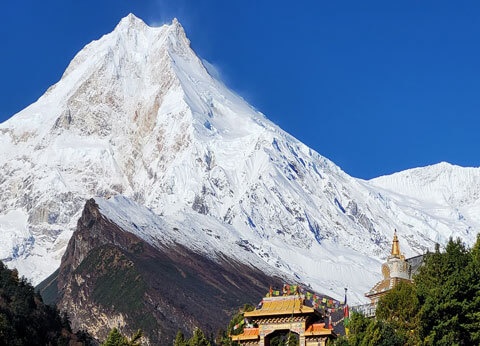 Manaslu circuit trek guide
