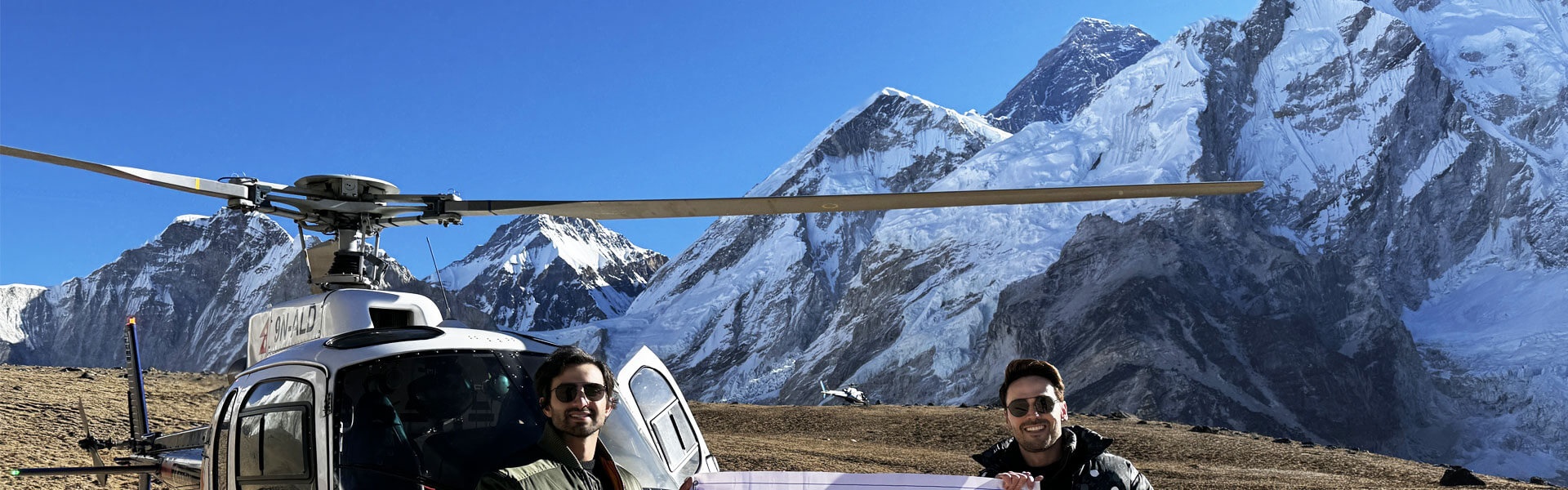 Everest Helicopter Return Trek