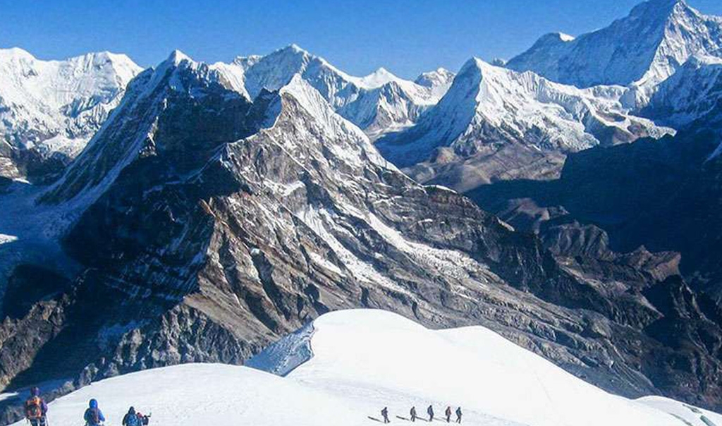 Pisang Peak Climbing