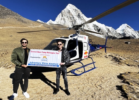 helicopter landing at kalapatthar